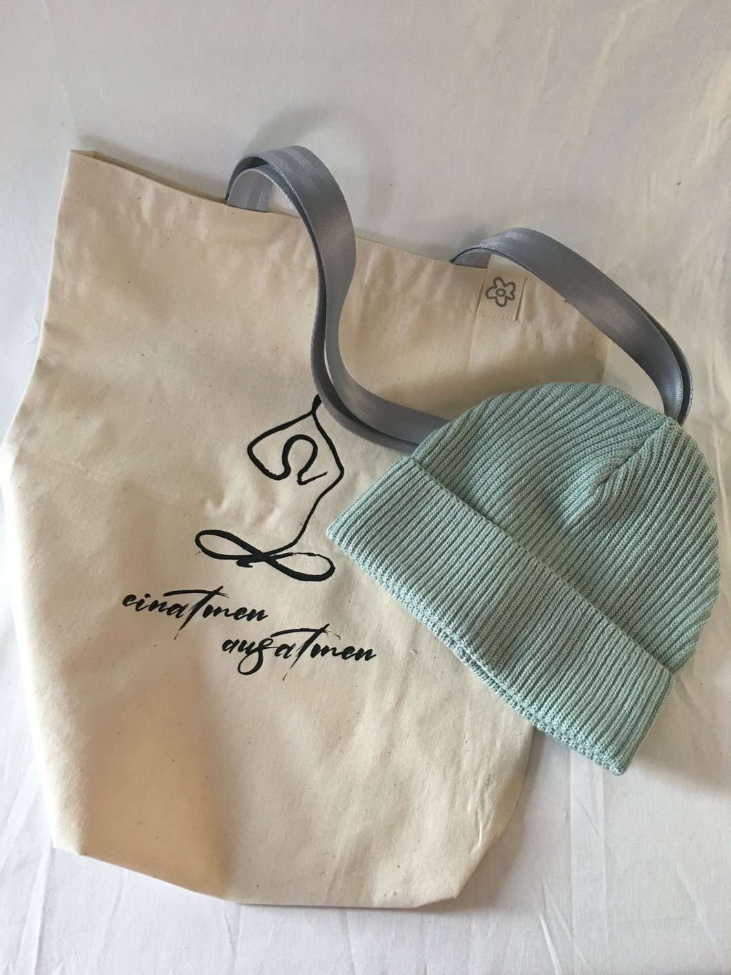 Yoga-Shopper (optional mit Firmenlogo auf Rückseite) mit stylischer Mütze