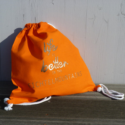 "life is better in the fichtelmountains - Fichtelsachen" - Gymsac, Turnbeutel  - orange
